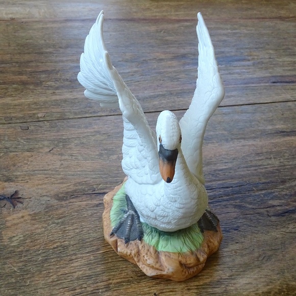 Broken Wing Ceramic Swan Lake Figurine Whimsical Spring Animal VTG Home Decor - Picture 5 of 8